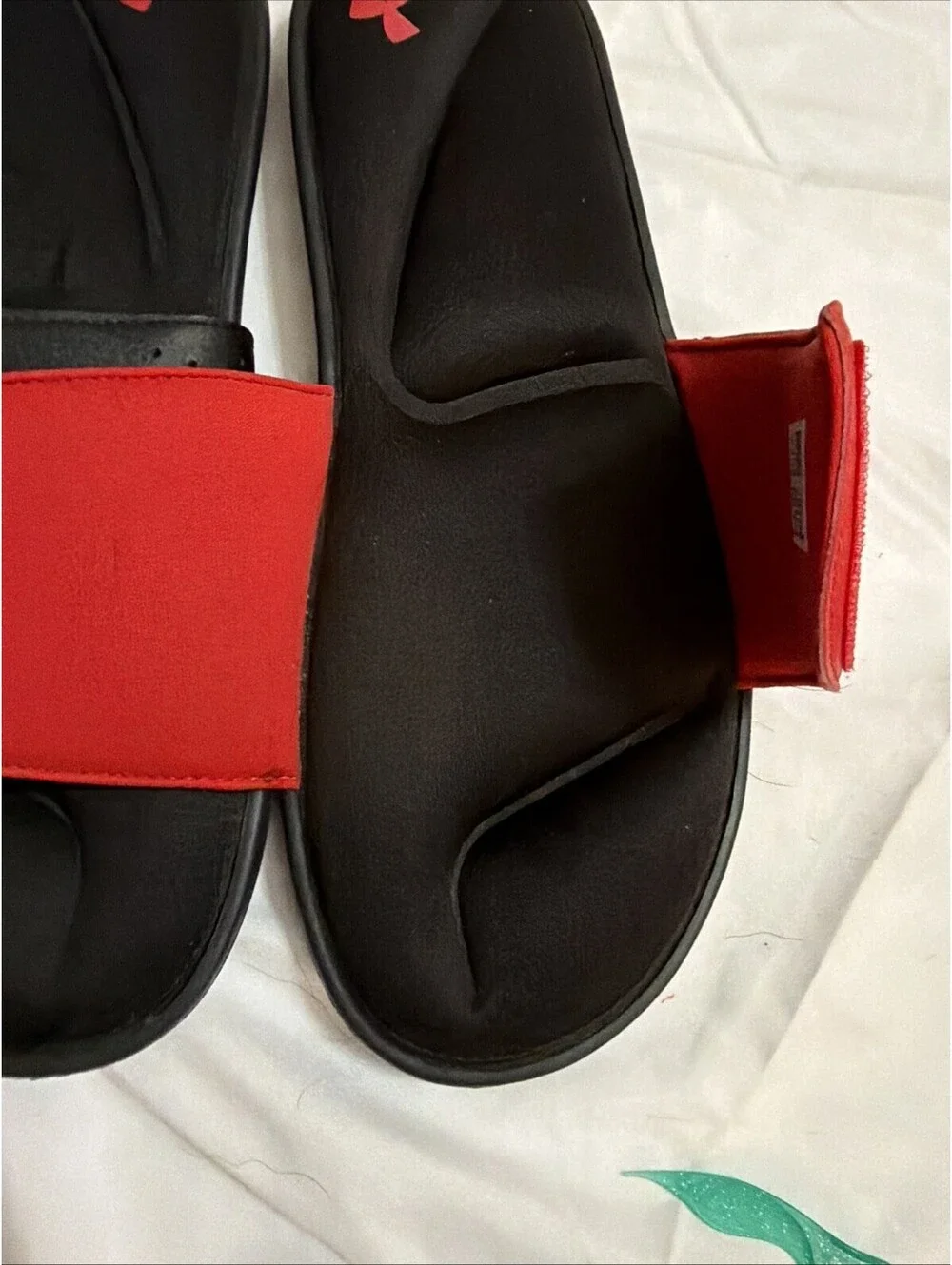 Under Armour Black Red Slides Sandals Mens sz 15 Shoes Adjustable Soft